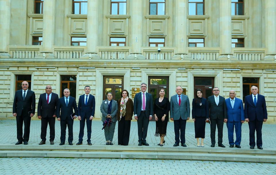 almaniyanin-rwth-aachen-universiteti-ile-emekdasliq-imkanlari-muzakire-olundu-11